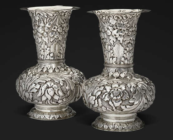 A PAIR OF CHARLES II SILVER GARNITURE VASES - photo 1