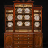 A GEORGE III MAHOGANY SECR&#201;TAIRE BREAKFRONT BOOKCASE - фото 1