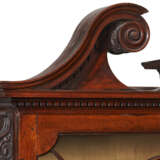 A GEORGE III MAHOGANY SECR&#201;TAIRE BREAKFRONT BOOKCASE - photo 4