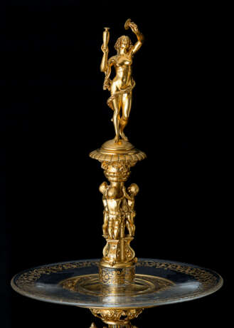 A PAIR OF ROYAL ORMOLU, SILVER, GLASS AND HARDSTONE-MOUNTED DESSERT STANDS - Foto 6