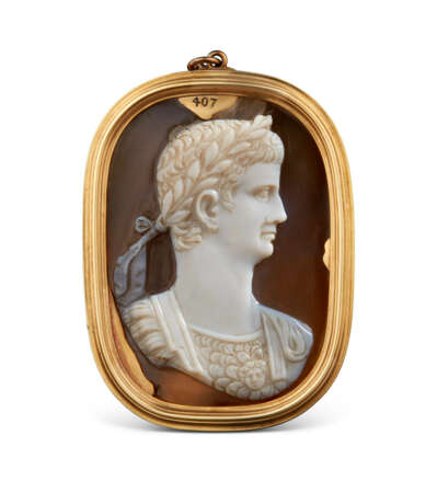 A ROMAN ONYX CAMEO PORTRAIT OF THE EMPEROR CLAUDIUS - photo 1