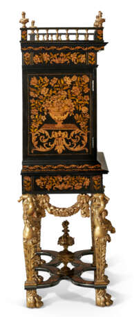 A LOUIS XIV BONE-INLAID EBONIZED PEARWOOD, GILTWOOD, FRUITWOOD AND MARQUETRY CABINET-ON-STAND - photo 6