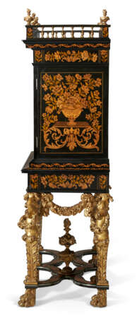A LOUIS XIV BONE-INLAID EBONIZED PEARWOOD, GILTWOOD, FRUITWOOD AND MARQUETRY CABINET-ON-STAND - photo 7