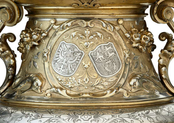 AN IMPORTANT PARCEL-GILT SILVER AND ENAMEL SIX-PIECE TEA SERVICE ON FITTED STAND - photo 3