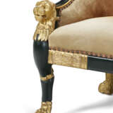 A PAIR OF REGENCY BRONZED AND PARCEL-GILT LIBRARY ARMCHAIRS - Foto 6