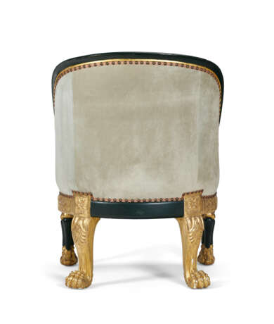 A PAIR OF REGENCY BRONZED AND PARCEL-GILT LIBRARY ARMCHAIRS - Foto 8