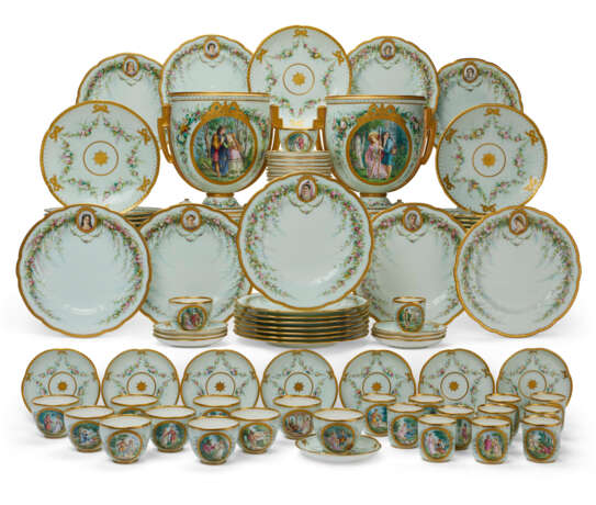 THE `SHAKESPEARE HEROINES` SERVICE: A COALPORT PORCELAIN SERVICE FROM THE 1871 LONDON INTERNATIONAL EXHIBITION WITH ITS ORIGINAL OAK CHEST - фото 2