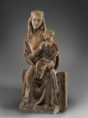 A MARBLE GROUP OF THE VIRGIN AND CHILD - photo 2