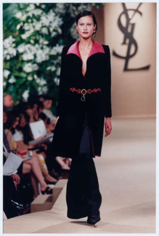 YVES SAINT LAURENT HAUTE COUTURE AUTOMNE HIVER 1997-1998 - Foto 8