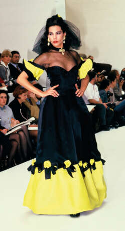 CHANEL PAR KARL LAGERFELD HAUTE COUTURE PRINTEMPS ÉTÉ 1988 - photo 5