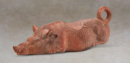 A GREEK POTTERY ASKOS IN THE FORM OF A BOAR - фото 1