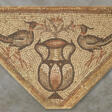 A BYZANTINE MARBLE MOSAIC PANEL WITH TWO BIRDS FLANKING AN AMPHORA - Archives des enchères
