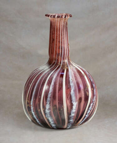 A ROMAN AUBERGINE AND WHITE COLOR BAND MOSAIC GLASS BOTTLE - photo 2