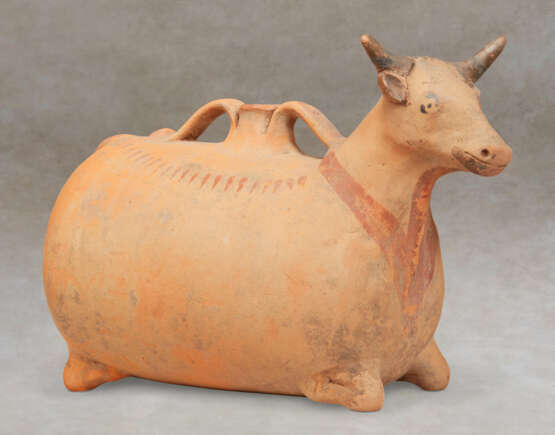 A SICILIAN POTTERY ASKOS IN THE FORM OF A BULL - photo 1