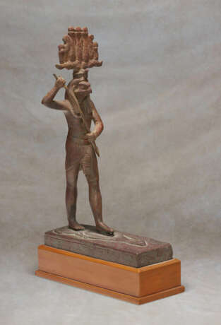 AN EGYPTIAN BRONZE HORUS OF HEBENU ATOP A BOUND ORYX - photo 1