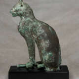AN EGYPTIAN BRONZE CAT - Foto 3
