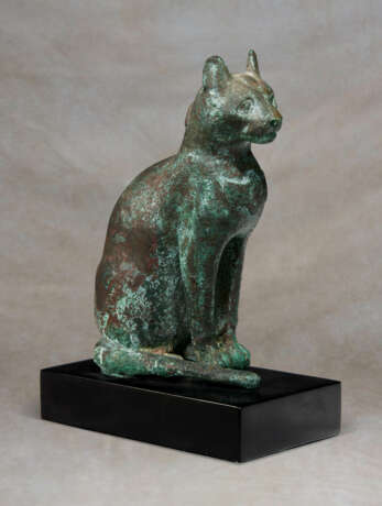 AN EGYPTIAN BRONZE CAT - фото 4