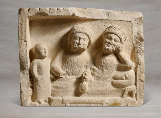 A CYPRIOT LIMESTONE FUNERARY STELE - photo 1