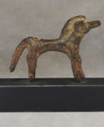Époque géométrique (900-700 av. J.-C.). A GREEK BRONZE HORSE