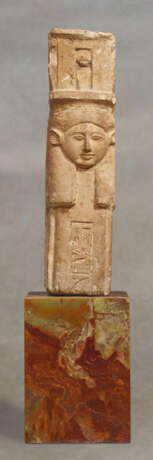 AN EGYPTIAN LIMESTONE HATHOR PILLAR - photo 1