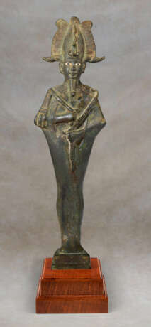 AN EGYPTIAN BRONZE OSIRIS WITH INLAID EYES - фото 1