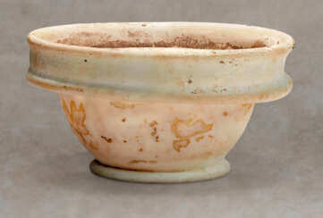 A ROMAN WHITE GLASS PATELLA