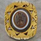 A ROMAN GOLD AND BANDED AGATE FINGER RING WITH MINERVA - photo 1