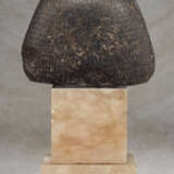 AN EGYPTIAN BLACK GRANITE PORTRAIT HEAD OF AN OFFICIAL - photo 4