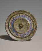 Emaillieren. Ancient Roman Bronze Ultramarine Enamel Fibula