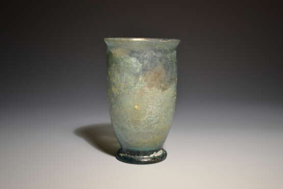 Ancient Roman Glass Cup With Wheel Cut Decoration - photo 2