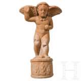 Terrakotta eines schreitenden Eros, hellenistisch, 2. - 1. Jhdt. v. Chr. - Foto 1