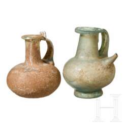 Zwei Glaskännchen, römisch, 2. Jhdt. n. Chr.