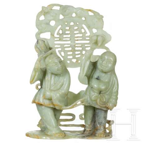 Figürliche Jadeschnitzerei mit Glückssymbol, China, 20. Jhdt. - Foto 1