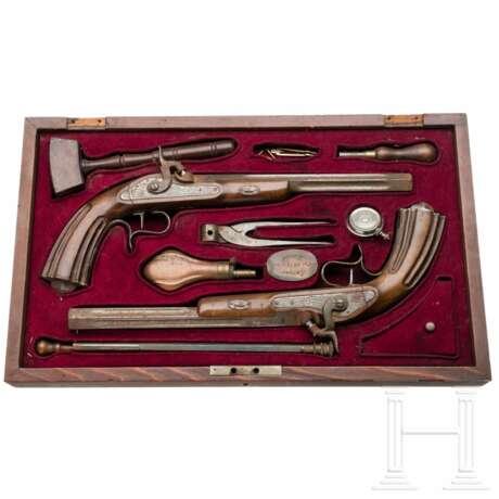 Ein Paar Perkussionspistolen im Kasten, Repliken, im Stil um 1850 - photo 1