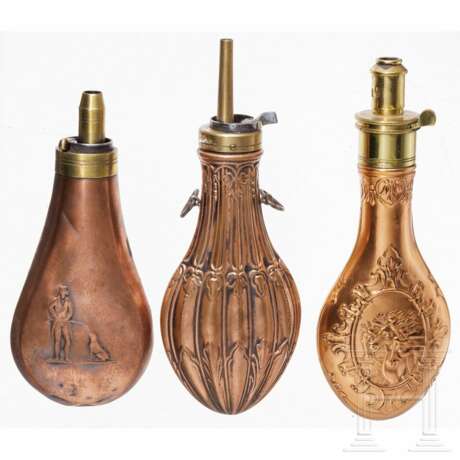 Drei Pulverflaschen, England, um 1850 - photo 1