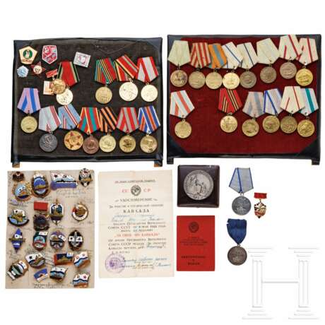 28 Medaillen und 26 Abzeichen, Sowjetunion, ab 1942 - фото 1