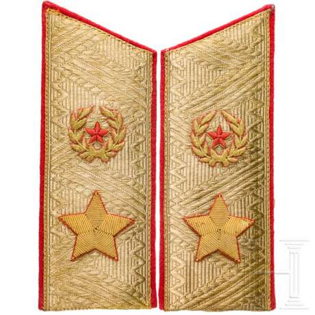 Ein Paar Schulterstücke zur Paradeuniform eines Generals der Armee, Sowjetunion, ab 1989 - Foto 1