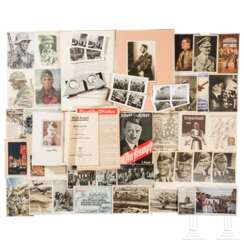 Konvolut mit ca. 110 Postkarten, zwei Büchern "Mein Kampf" und Raumbildalbum "Die Soldaten des Führers im Felde"