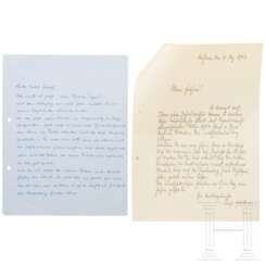 Adolf Hitler - zwei handschriftliche Briefe von Inge Lutze und Luise Gürtner zum Jahreswechsel 1942/43 mit den Abschriften auf der Schreibmaschine mit den großen Lettern