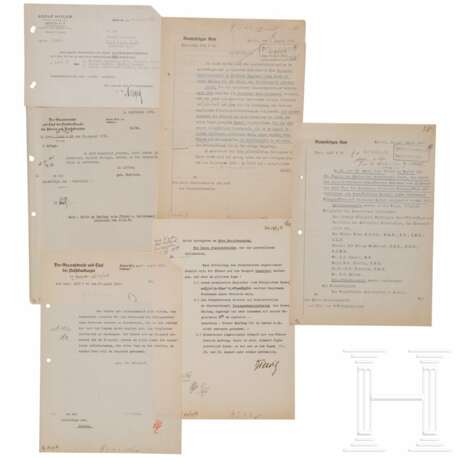Schriftverkehr zwischen der Privatkanzlei Adolf Hitlers, der Präsidial-Kanzlei Berlin und dem Auswärtigen Amt - Foto 1