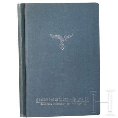 "Frankreichfahrt - so und so (Gewaltsame Erkundungs- und Raubzugsfahrt" - ein Bericht über die Lieferung von Nachtflugkarten nach Paris im November 1941 - Foto 1