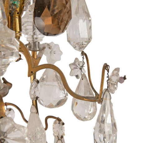 A FRENCH ROCK CRYSTAL AND SMOKEY QUARTZ-MOUNTED TEN-LIGHT CHANDELIER - Foto 3
