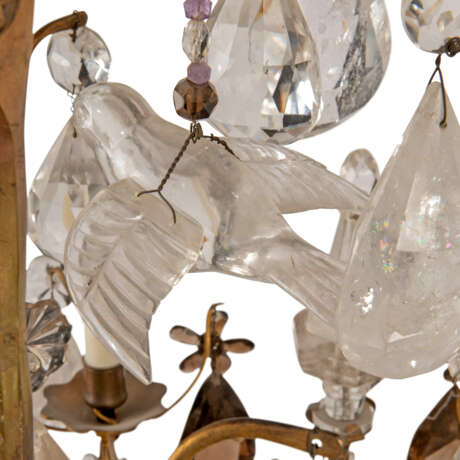 A FRENCH ROCK CRYSTAL AND SMOKEY QUARTZ-MOUNTED TEN-LIGHT CHANDELIER - Foto 4