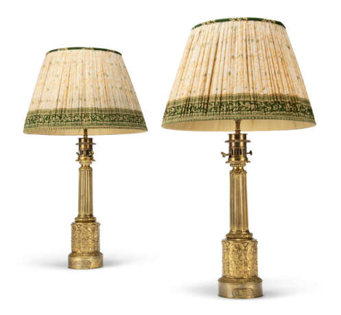 A PAIR OF NAPOLEON III BRASS TABLE LAMPS - photo 1