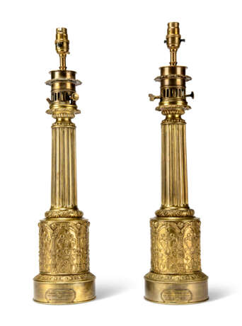 A PAIR OF NAPOLEON III BRASS TABLE LAMPS - фото 2