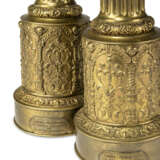 A PAIR OF NAPOLEON III BRASS TABLE LAMPS - Foto 4