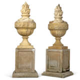 A PAIR OF `ARTIFICIAL STONE` GARDEN URNS - фото 1