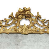 A GEORGE III CARVED GILTWOOD MIRROR - photo 3