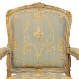 A PAIR OF LATE LOUIS XV GREY-PAINTED AND PARCEL-GILT FAUTEUILS A LA REINE - фото 5