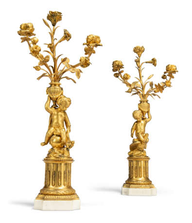 A PAIR OF LOUIS XVI ORMOLU AND WHITE MARBLE THREE-BRANCH CANDELABRA - фото 1